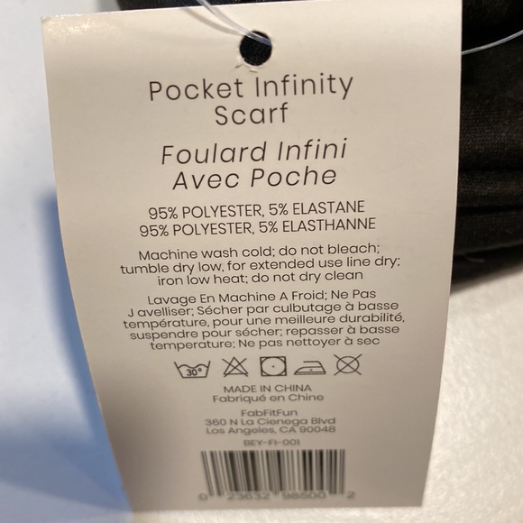 Beyond Yoga infinity scarf with pocket - Picture 3 of 3